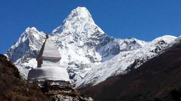 As we left Pangboche, the snow trail were melting and it brought out a majestic Ama Dablam in the background. 